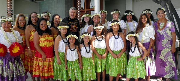 traditional hawaiian clothing for women